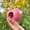 El pájaro comedero rosa