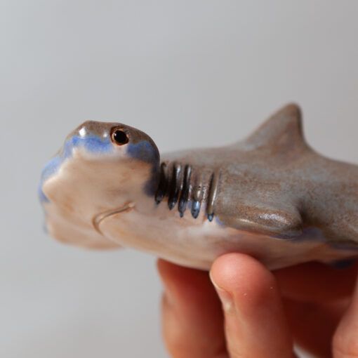 Tiburón martillo en cerámica