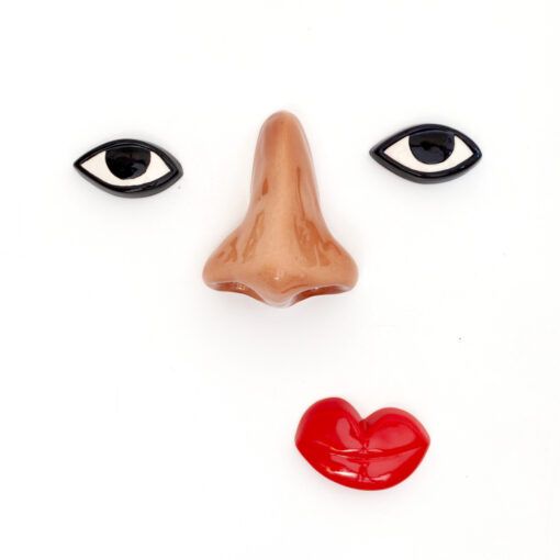 nariz, ojos y labios de cerámica