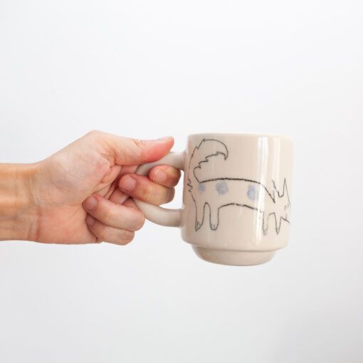 Taza ilustrada hecha en gres